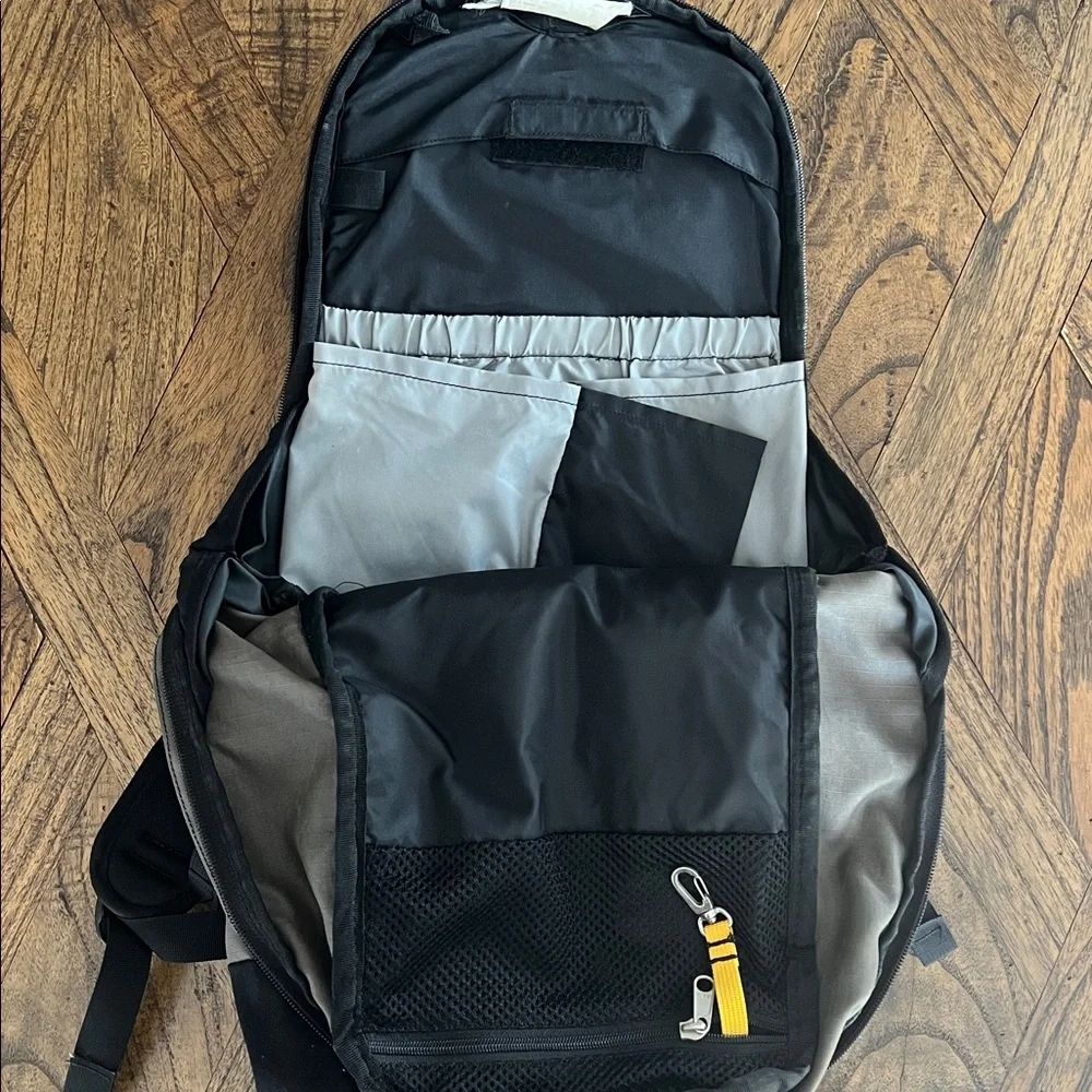 Vintage Burton AK Dispatcher Backpack, 25L Daypack w/room for snowboard/tools